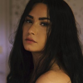 Song  Demi Lovato - Sober