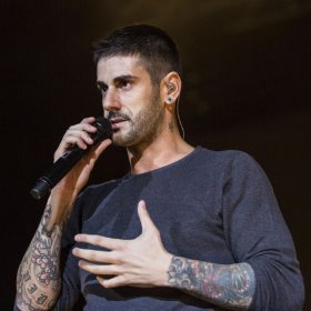 Song  Melendi - Lo Que Nos Merecemos