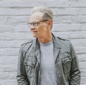 Listen to the songs of Steven Curtis Chapman online for free