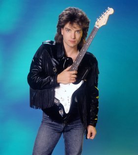 Listen to the songs of Richard Marx online for free